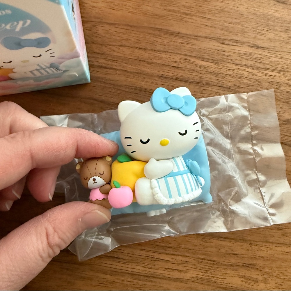 Pop Mart Hello Kitty and Friends Fall Asleep